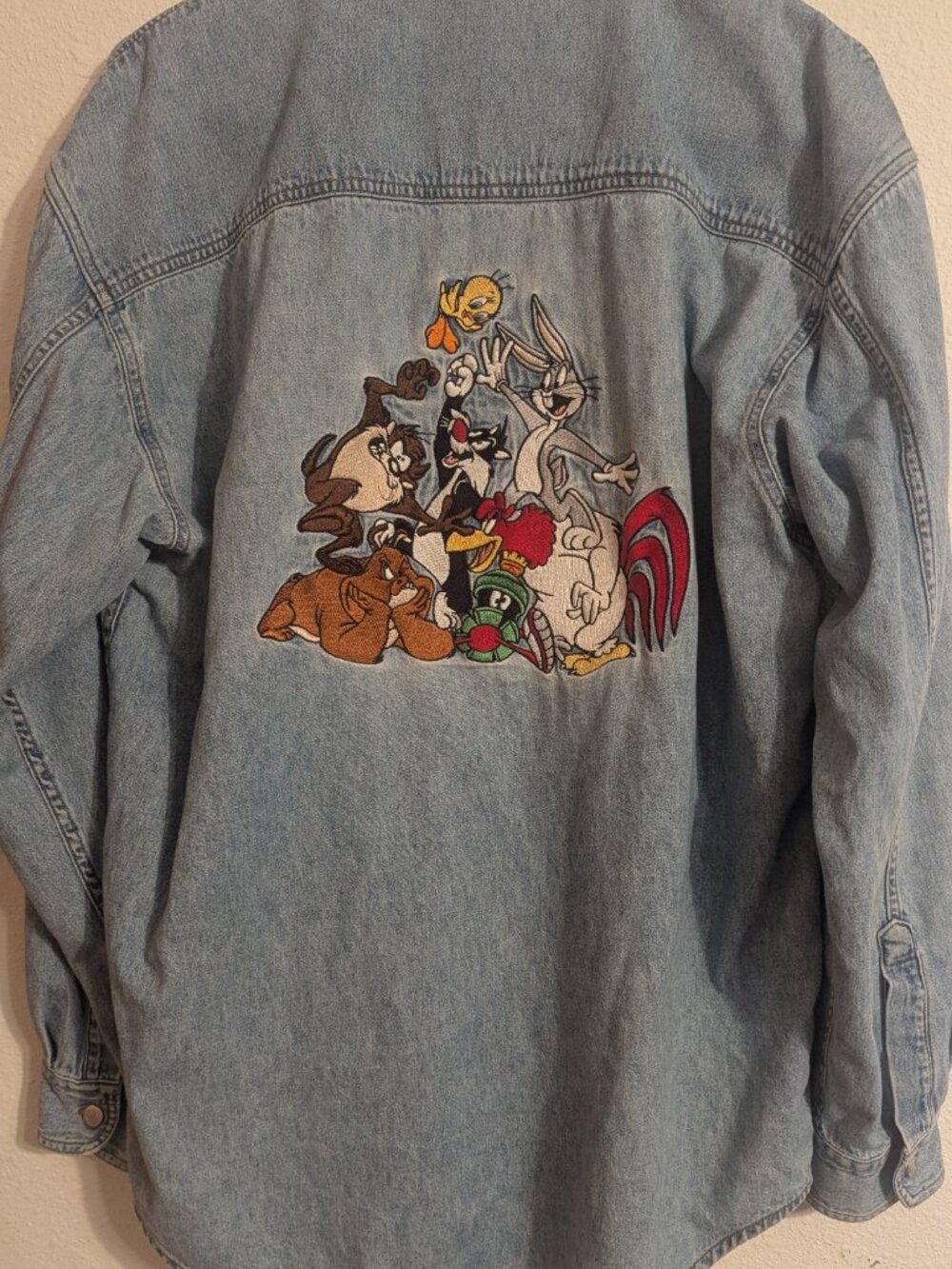 Vintage Looney Tunes Shirt size Medi Warner Bros Cartoon Embroidered 90s